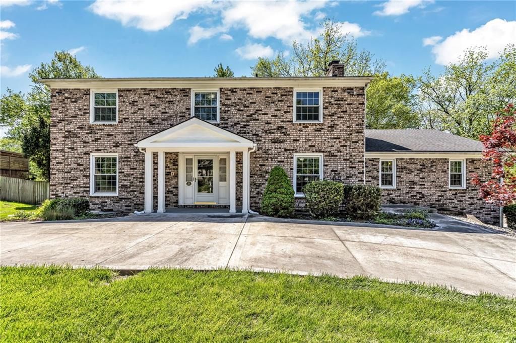 Photo of 401 Smiley Road, Liberty, MO 64068 (MLS # 2615049)