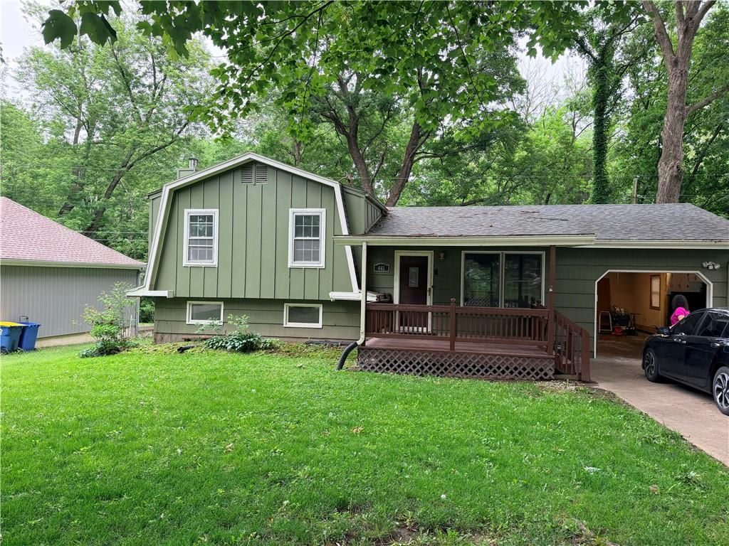 Photo of 441 Wilshire Boulevard, Liberty, MO 64068 (MLS # 2621613)