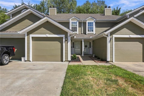 Photo of 6045 NE Moonstone Drive, Lees Summit, MO 64064 (MLS # 2642398)