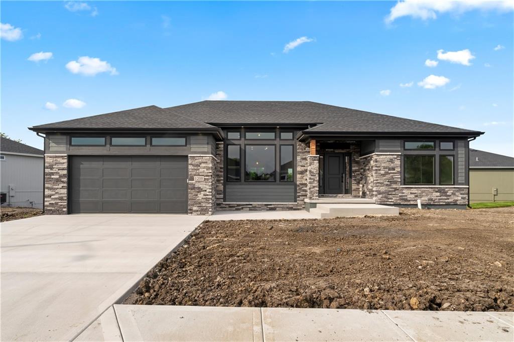1208 Lady's Lane