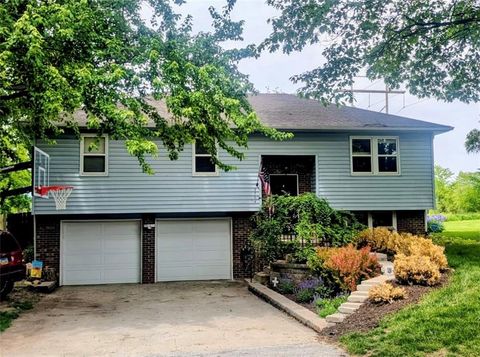 Photo of 9704 HURRELBRINK Road, Kansas City, KS 66109 (MLS # 2619370)