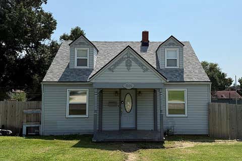 Photo of 1115 Metropolitan Avenue, Leavenworth, KS 66048 (MLS # 2636020)