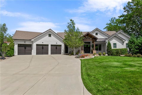 Photo of 4951 NW Canyon Road, Lees Summit, MO 64064 (MLS # 2623558)