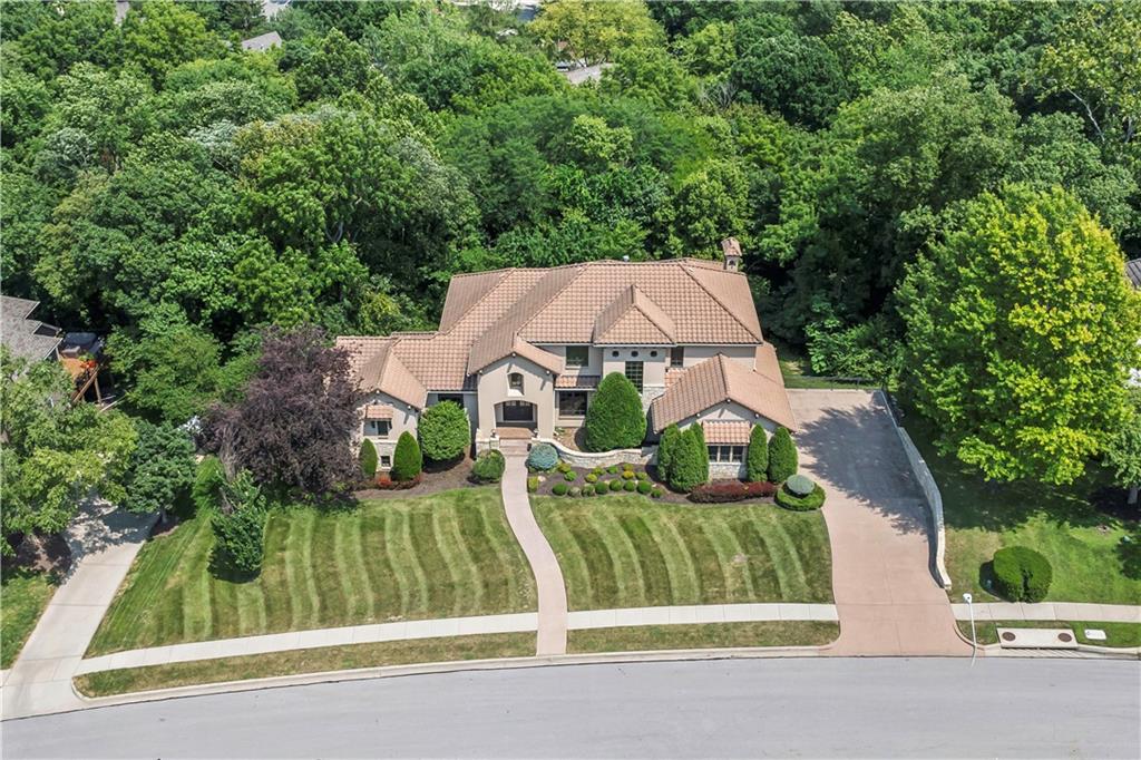 4501 N Hickory Lane