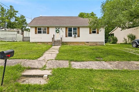 Photo of 104 W 4th Street, Freeman, MO 64746 (MLS # 2628157)
