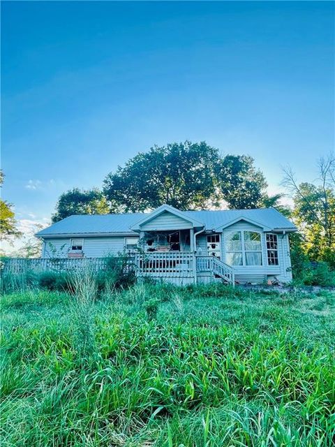 Photo of 1103 W Mill Street, Butler, MO 64730 (MLS # 2581922)
