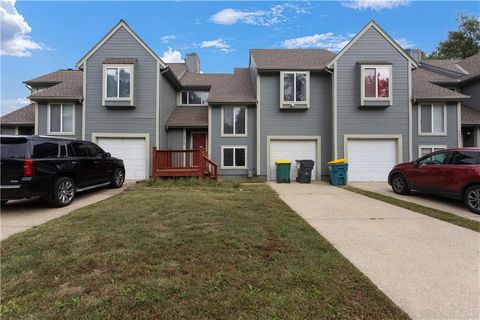 Photo of 8949 Hauser Street, Lenexa, KS 66215 (MLS # 2581695)