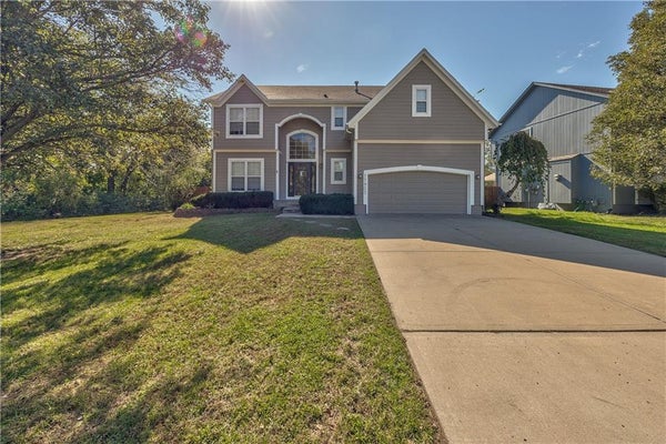 17903 W 158TH ST, OLATHE, KS 66062 - Image d358be18c5ad2fbfd388b007bdc27a8a/45389715