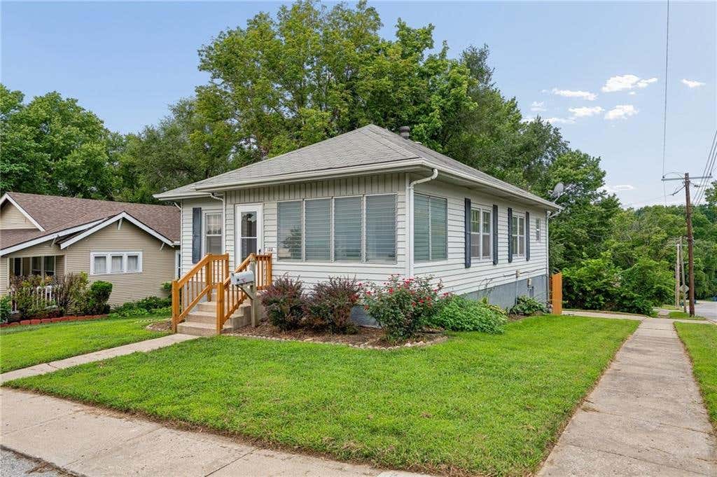 Photo of 138 High Street, Liberty, MO 64068 (MLS # 2637455)