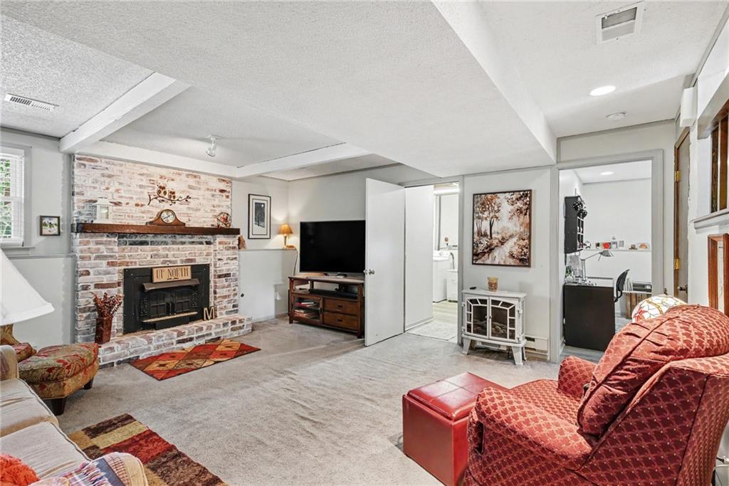 1930 E Sunvale Drive