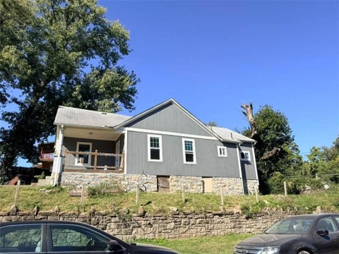 Photo of 846 Riverview Avenue, Kansas City, KS 66101 (MLS # 2646580)
