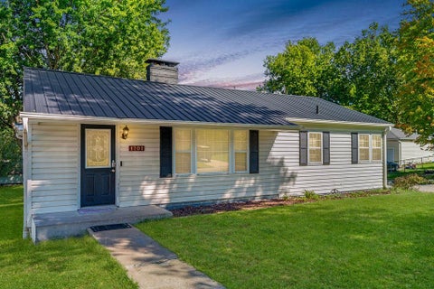 Photo of 1701 Rosewood Lane, Chillicothe, MO 64601 (MLS # 2643982)