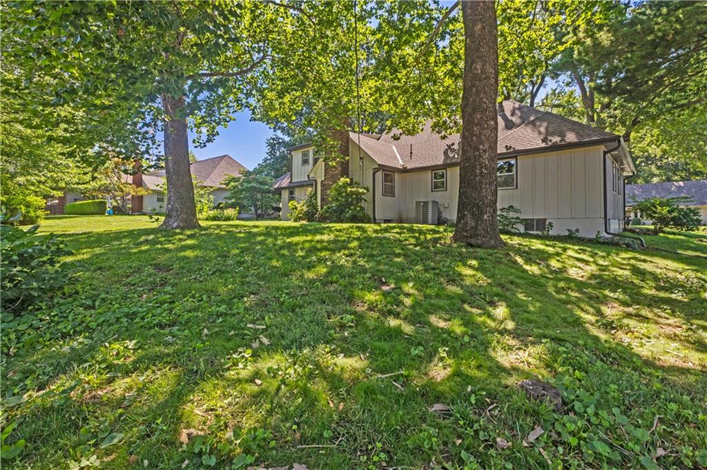 1208 NW Fairway Circle