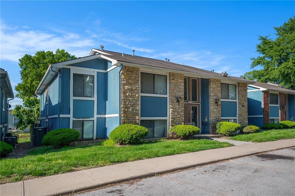 8143 Holmes Road 202