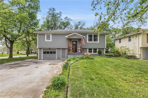 509 S Jackson Street, Spring Hill, KS 66083 - #: 2544135
