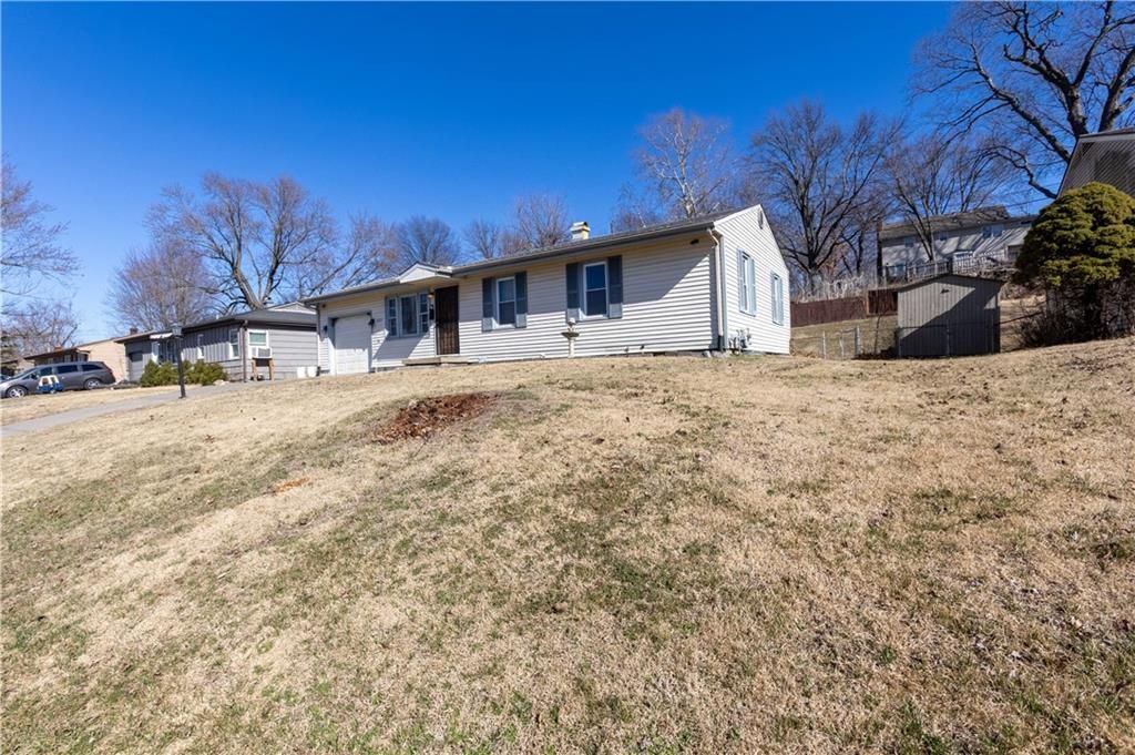 Photo of 3339 S Vermont Avenue, Independence, MO 64052 (MLS # 2607416)