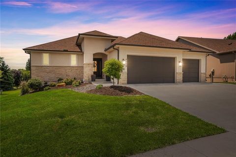 Photo of 4209 NE Hideaway Drive, Lees Summit, MO 64064 (MLS # 2624206)
