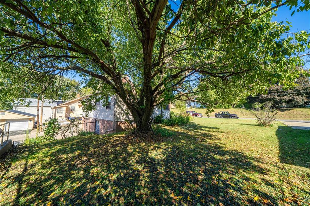 St Joseph, Missouri 64501, United States, 2 Bedrooms Bedrooms, ,2 BathroomsBathrooms,Residential,Active,226137