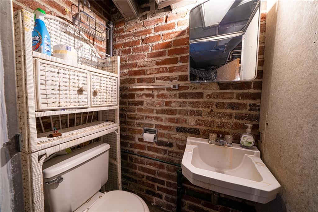 St Joseph, Missouri 64501, United States, 2 Bedrooms Bedrooms, ,2 BathroomsBathrooms,Residential,Active,226137