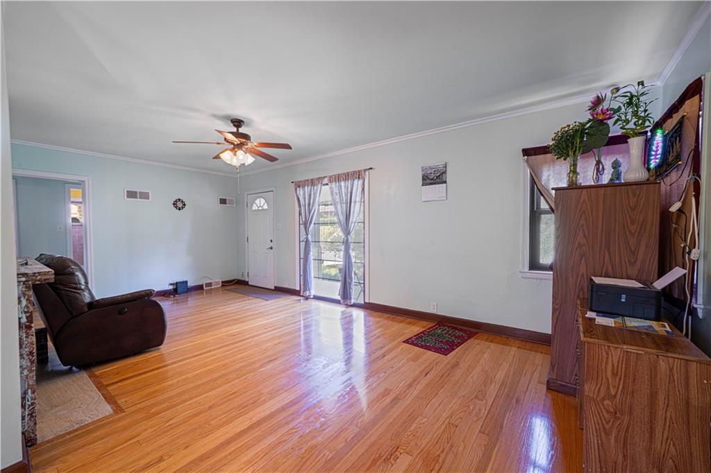 St Joseph, Missouri 64501, United States, 2 Bedrooms Bedrooms, ,2 BathroomsBathrooms,Residential,Active,226137