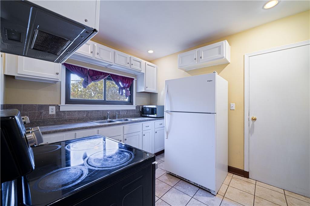 St Joseph, Missouri 64501, United States, 2 Bedrooms Bedrooms, ,2 BathroomsBathrooms,Residential,Active,226137