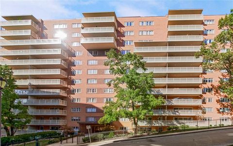 310 W 49th Street 303 Kansas City MO 64112