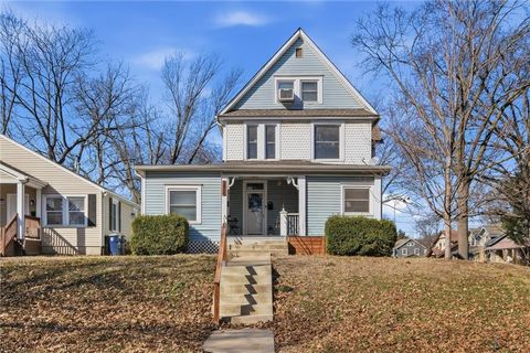 3800 Roanoke Road, Kansas City, MO 64111 - #: 2601686