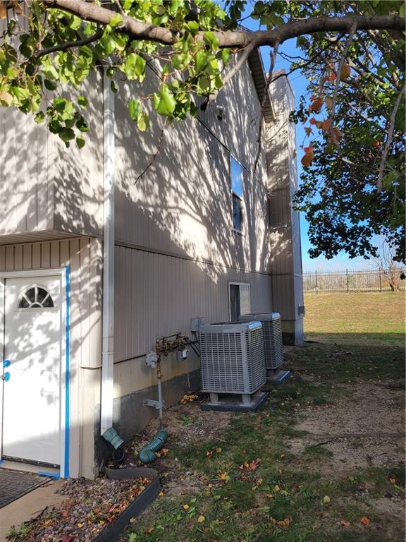 10611-10617 N Locust Court