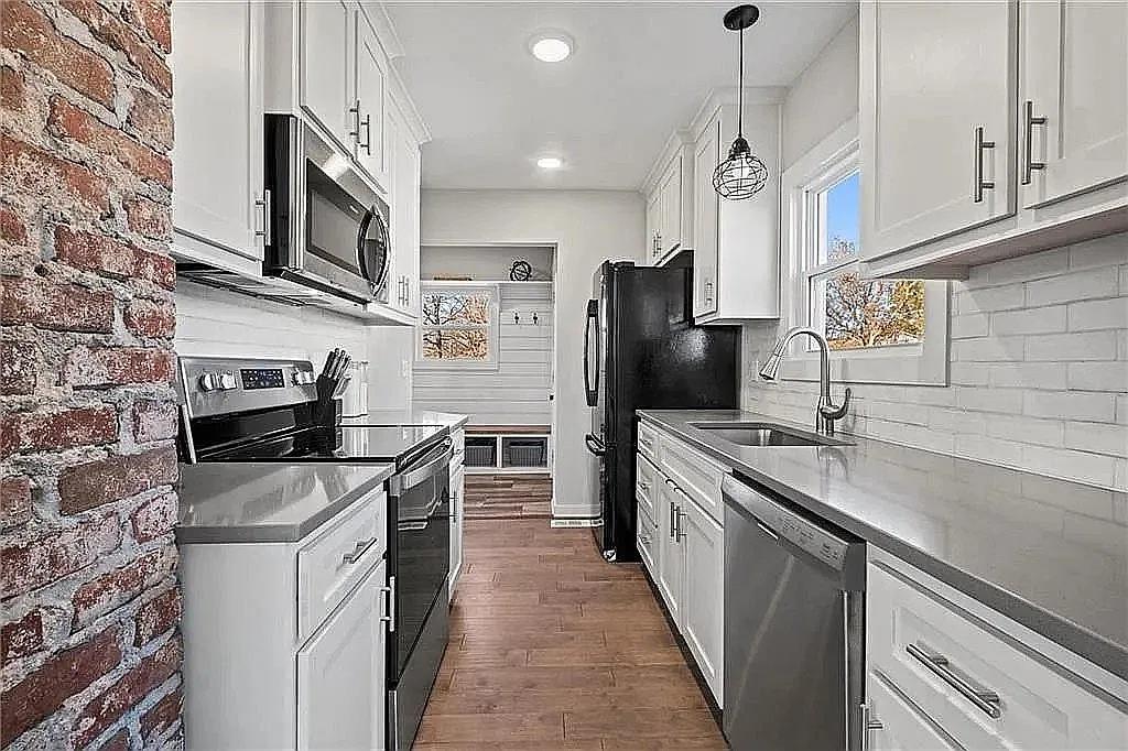129 W 4th Street