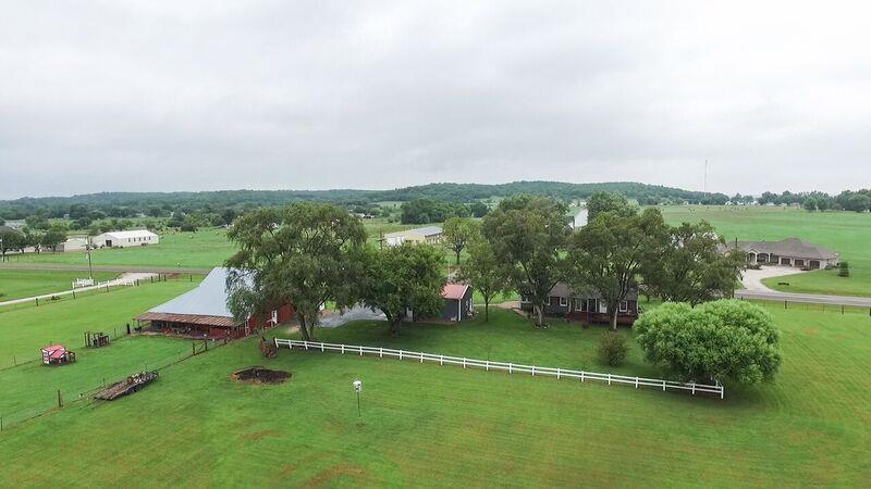 Photo 1 of 17 — 20925 Parallel Road, Tonganoxie, KS 66086