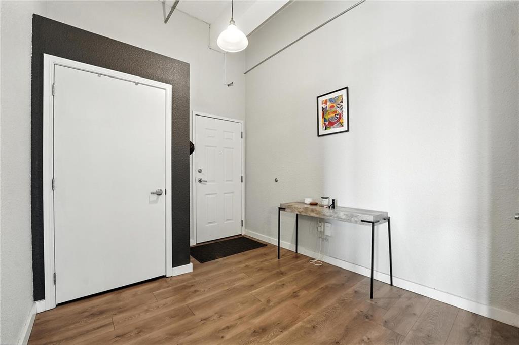 1535 Walnut Street 406