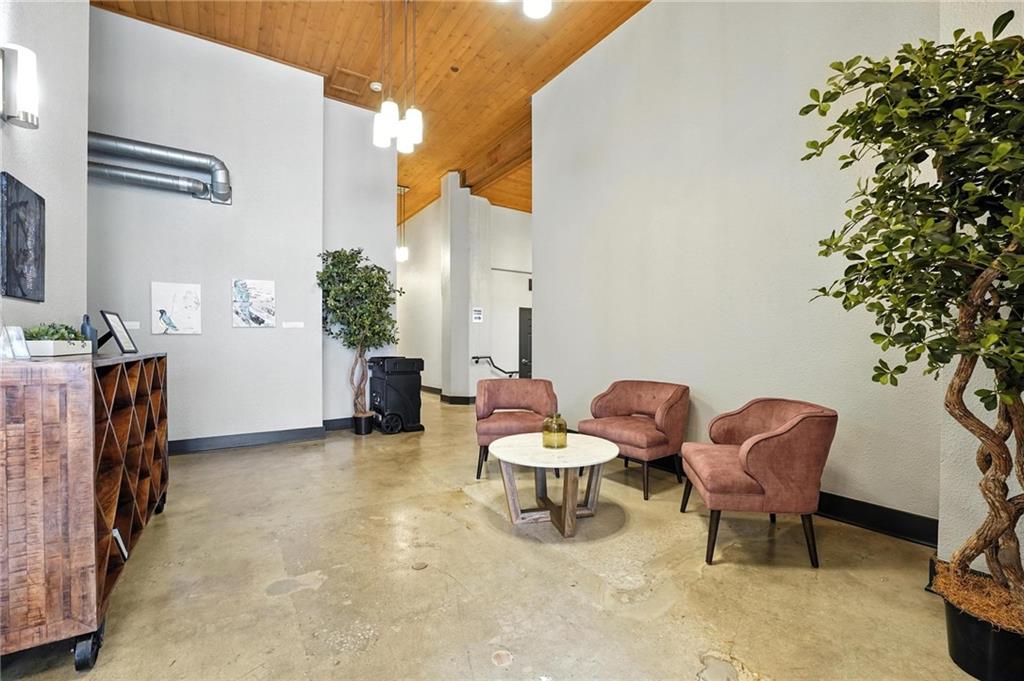 1535 Walnut Street 406