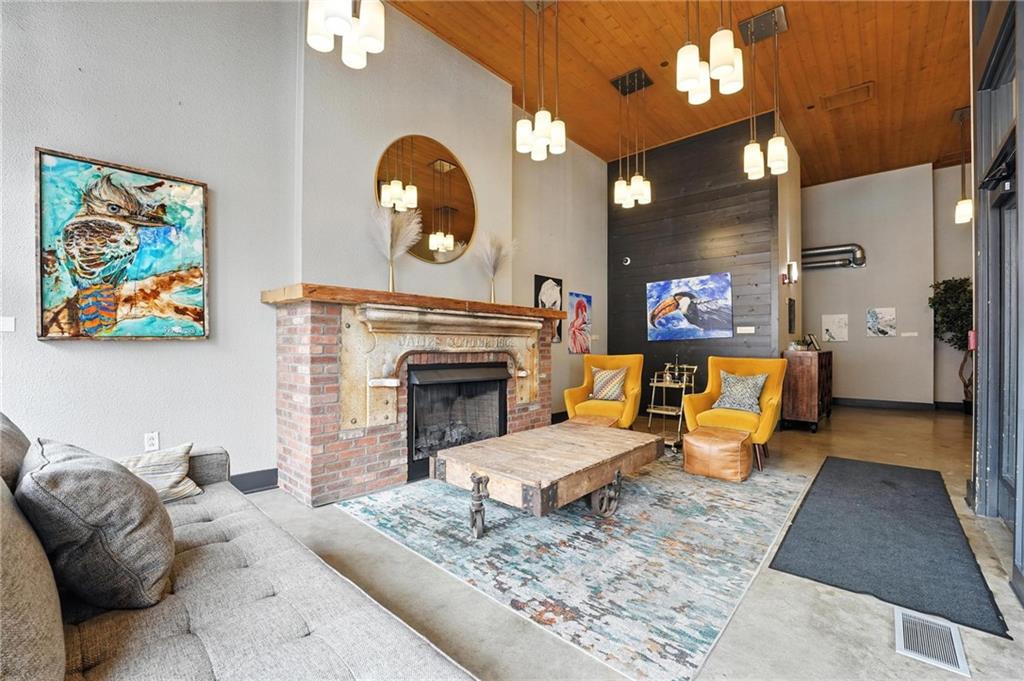 1535 Walnut Street 406