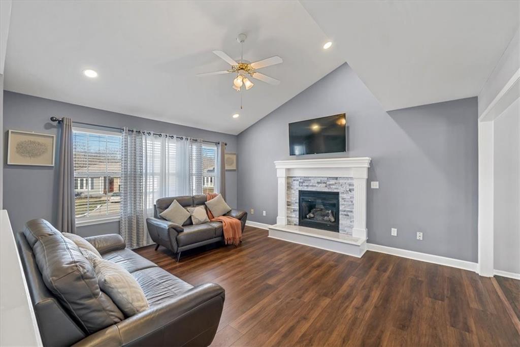 1216 N Parkway Drive