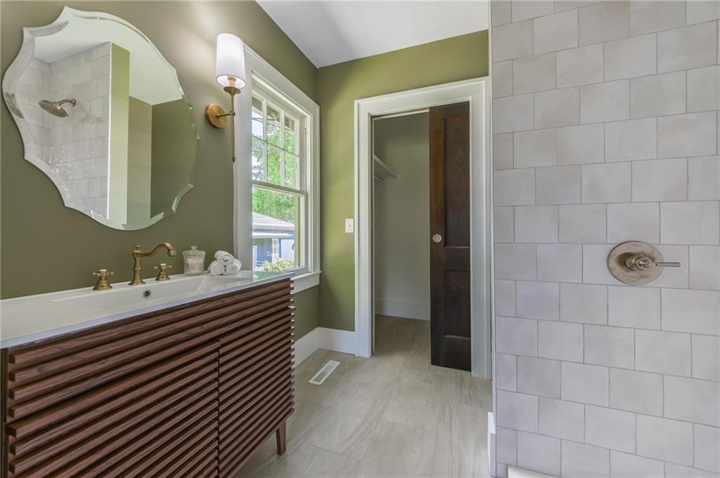 St Joseph, Missouri 64506, United States, 2 Bedrooms Bedrooms, ,2 BathroomsBathrooms,Residential,Active,186053