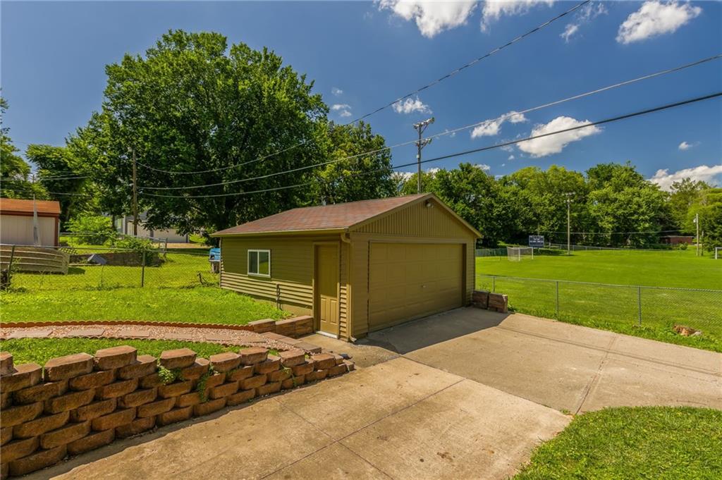 St Joseph, Missouri 64506, United States, 2 Bedrooms Bedrooms, ,2 BathroomsBathrooms,Residential,Active,186053