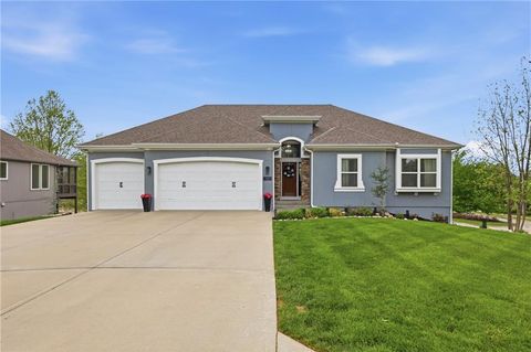 Photo of 10512 N Euclid Avenue, Kansas City, MO 64155 (MLS # 2616339)