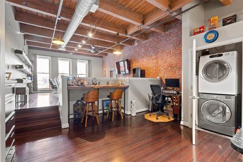 612 Central Street 304 Kansas City MO 64105