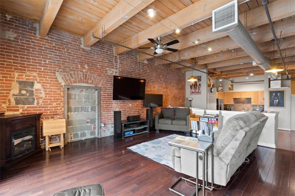 612 Central Street 304