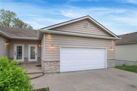 Photo of 10410 E 45th Terrace, Kansas City, MO 64133 (MLS # 2614805)