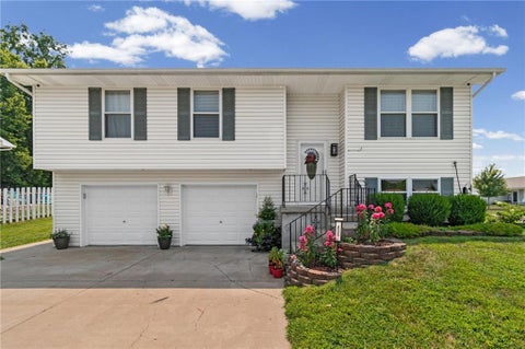 Photo of 805 W Royle Street, Richmond, MO 64085 (MLS # 2635723)