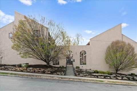 1111 W 46th Street Unit 22, Kansas City, MO 64112 - MLS#: 2609098