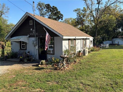 Photo of 216 W Marshall Street, El Dorado Springs, MO 64744 (MLS # 2579101)