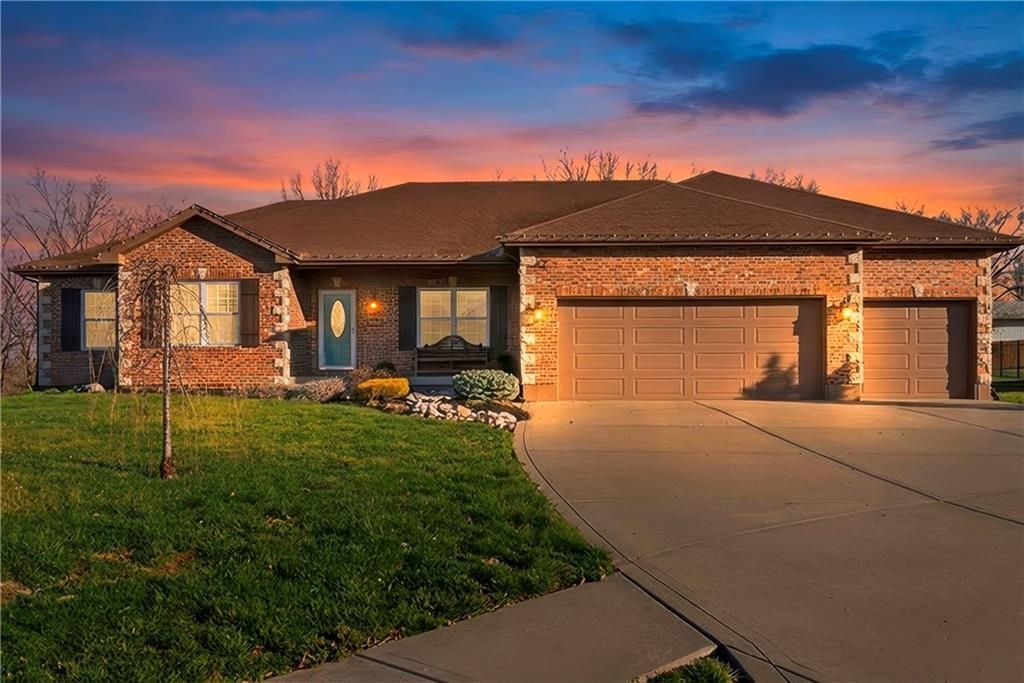 Photo of 11412 NE 113th Terrace, Liberty, MO 64068 (MLS # 2606348)