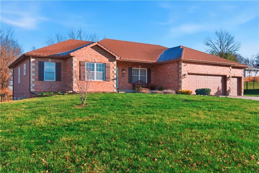 Photo of 11412 NE 113th Terrace, Liberty, MO 64068 (MLS # 2606348)