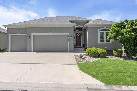 Photo of 13416 W 172nd Street, Overland Park, KS 66221 (MLS # 2628676)