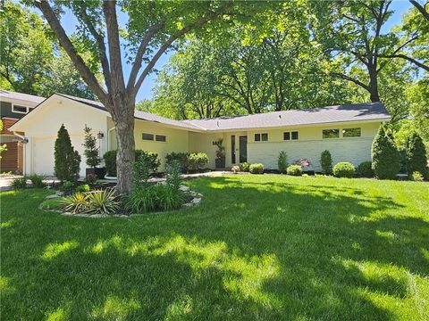 5929 W 78th Street Prairie Village KS 66208