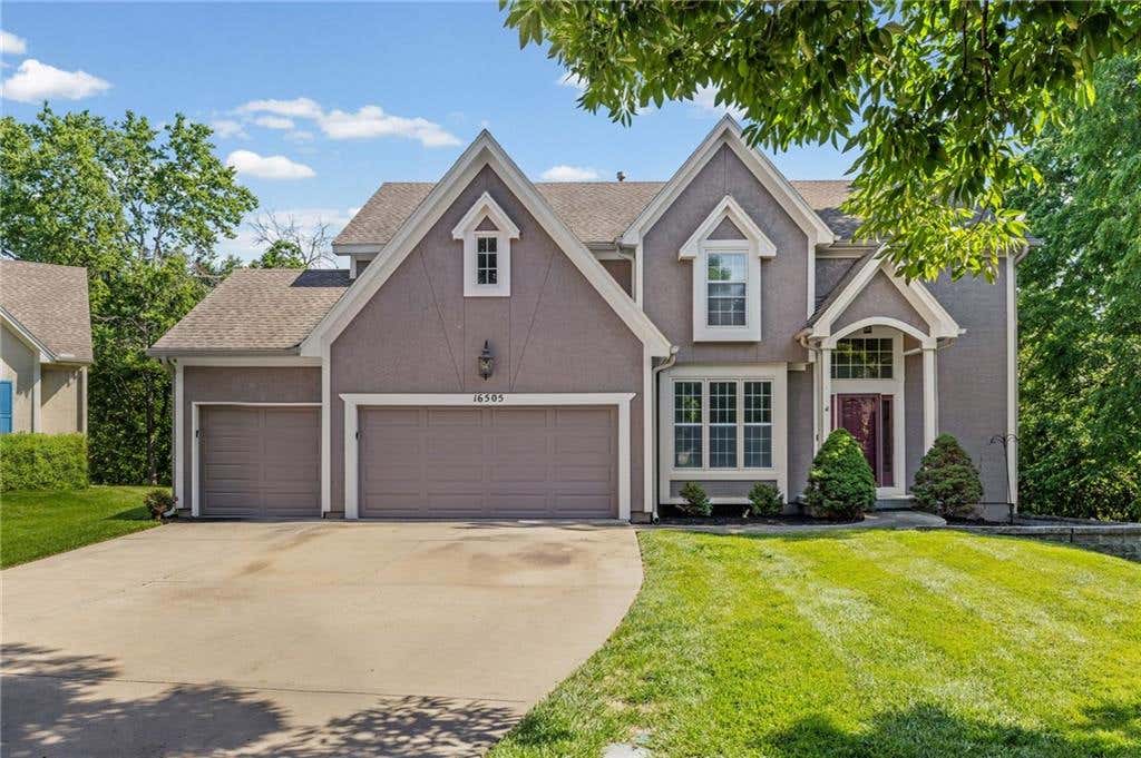 Photo of 16505 W 80th Terrace, Lenexa, KS 66219 (MLS # 2623631)
