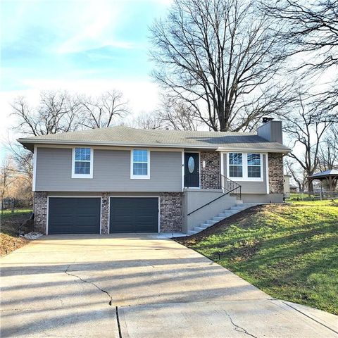 Photo of 519 NE 112th Terrace, Kansas City, MO 64155 (MLS # 2599393)