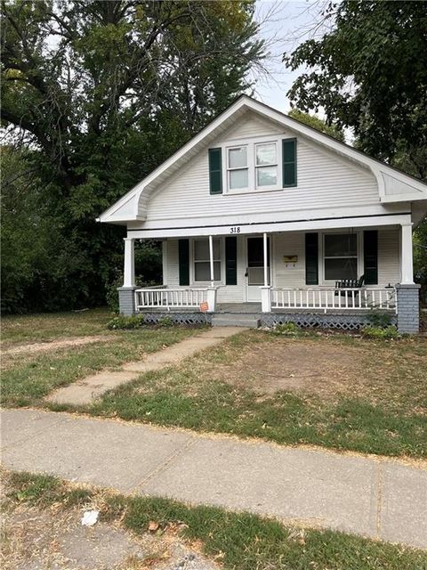 Photo of 318 E Walnut Street, Independence, MO 64050 (MLS # 2579539)
